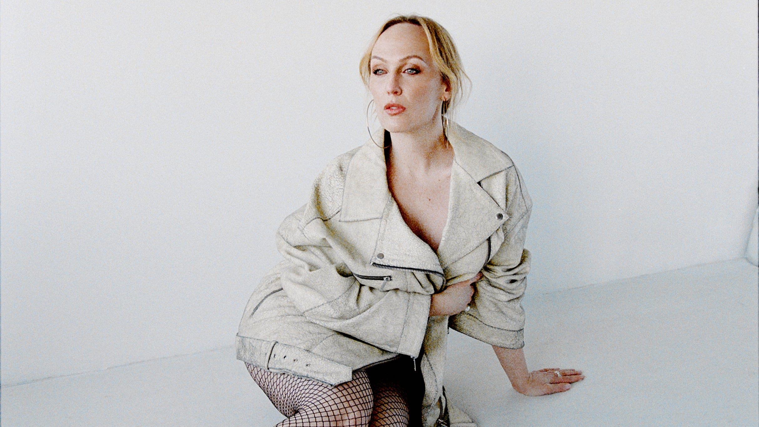 MOONICA MAC – 2026-08-14