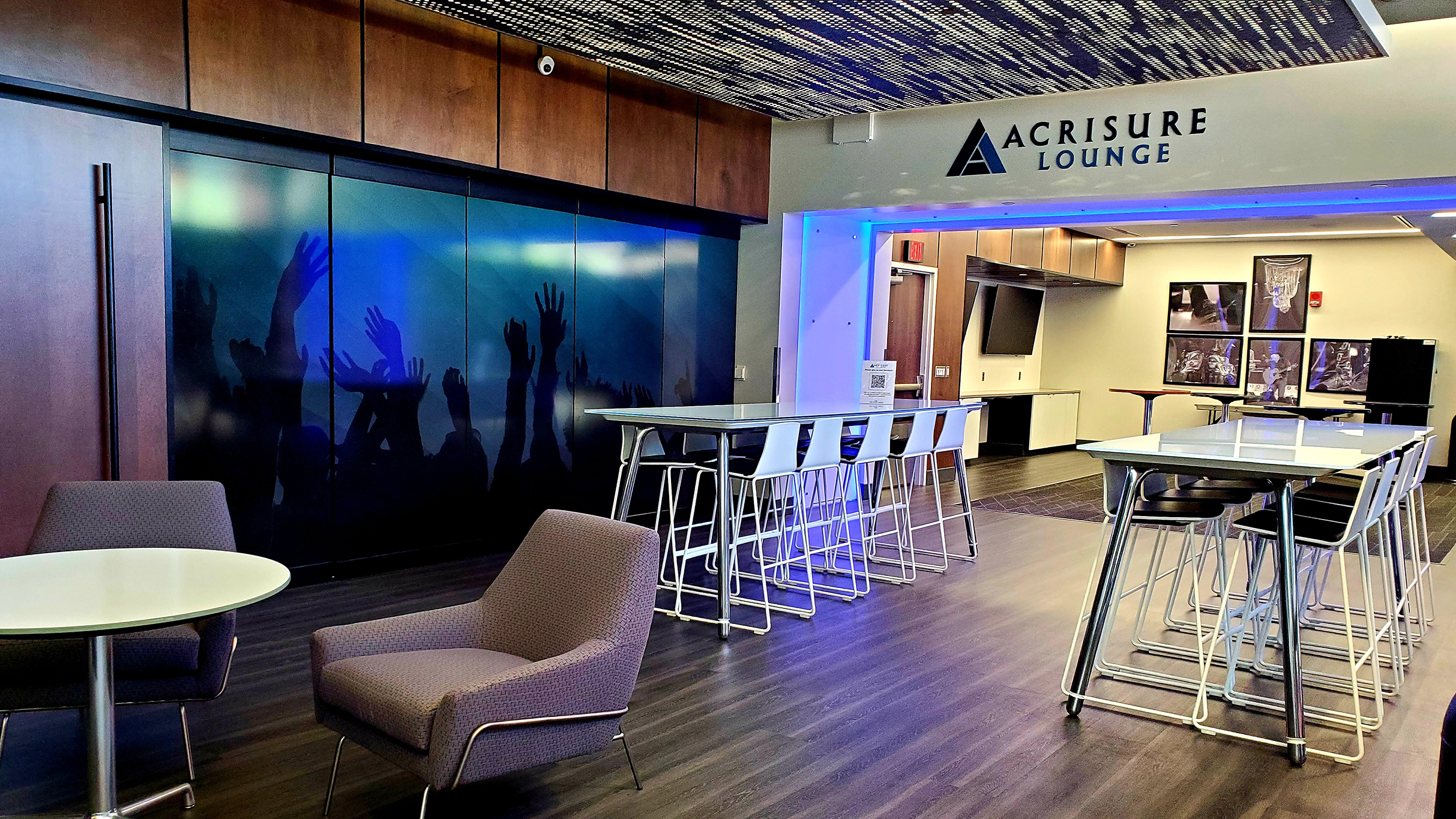 Acrisure Lounge Access