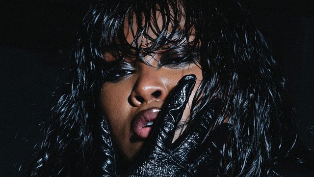 YSEULT in Gebäude 9, Cologne 04/10/2025