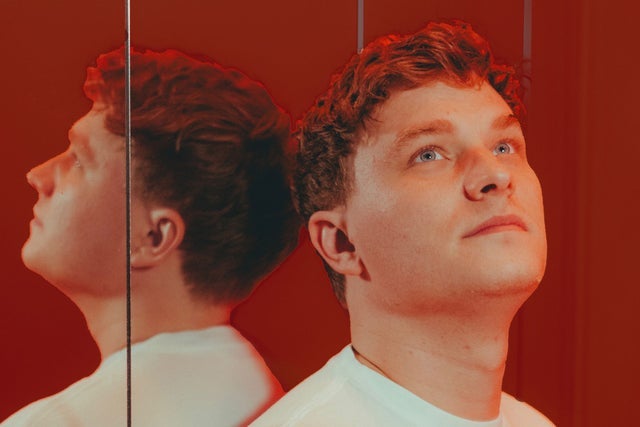 Nils Hoffmann presales in Toronto