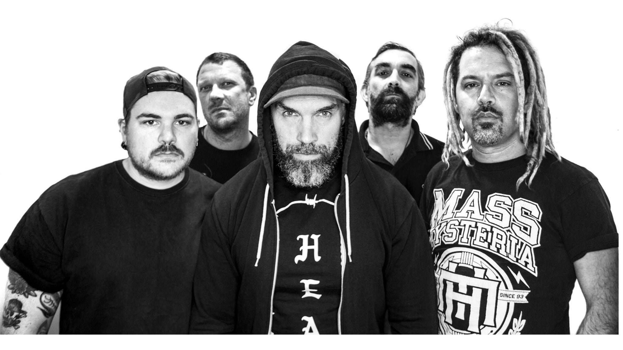 Mass hysteria starlight. Mass hysteria. Medecine cake. Mass hysteria maniac. хустерия группа.