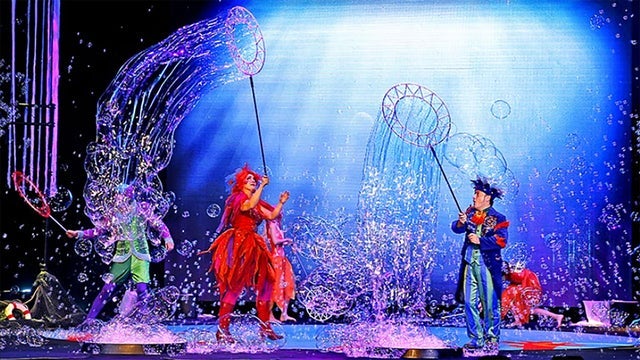 Underwater Bubble Show in Metropol Theater Bremen 19/02/2025