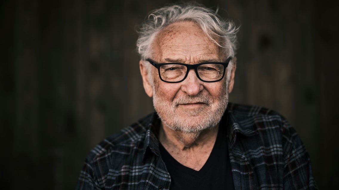 Niels Hausgaard 2026 "sammen kaster vi den første sten"