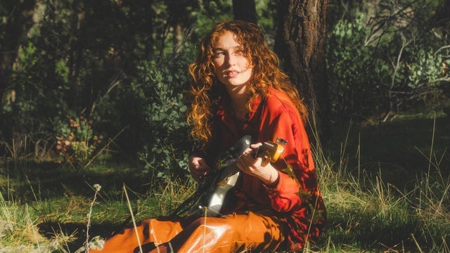 ELIS, QUEEBLO, Zinnia