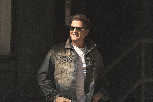 Carlos Vives - Tour Al Sol in Laval promotional photo for Prévente CMN presale tickets offer