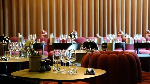 2-retters showmiddag inden Comedy Ballroom