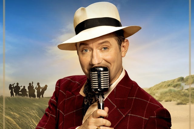 DINNERSHOW MED TONER FRA BADEHOTELLET