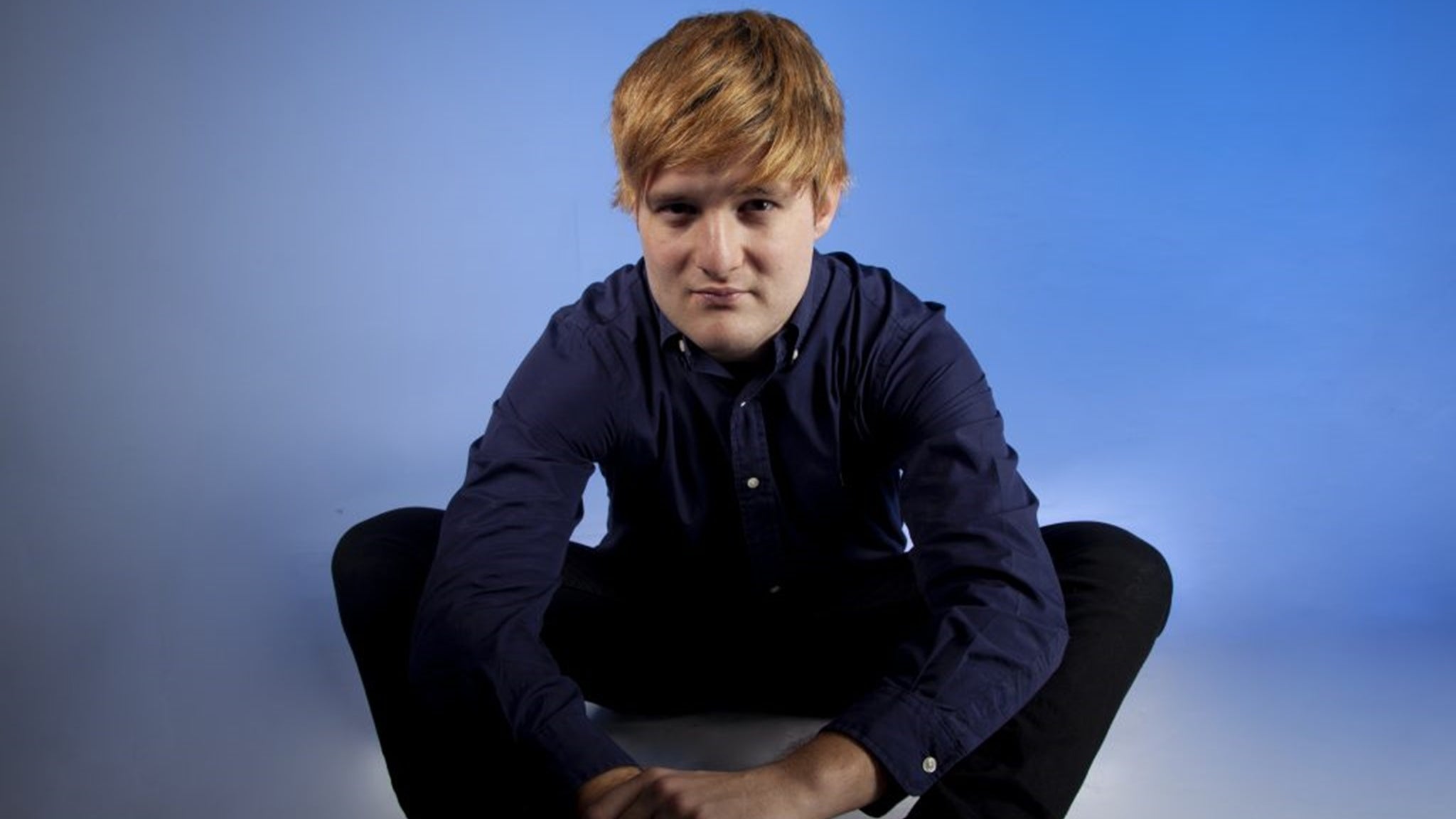 Tom White perfoms Lewis Capaldi, Ed Sheeran & George Ezra