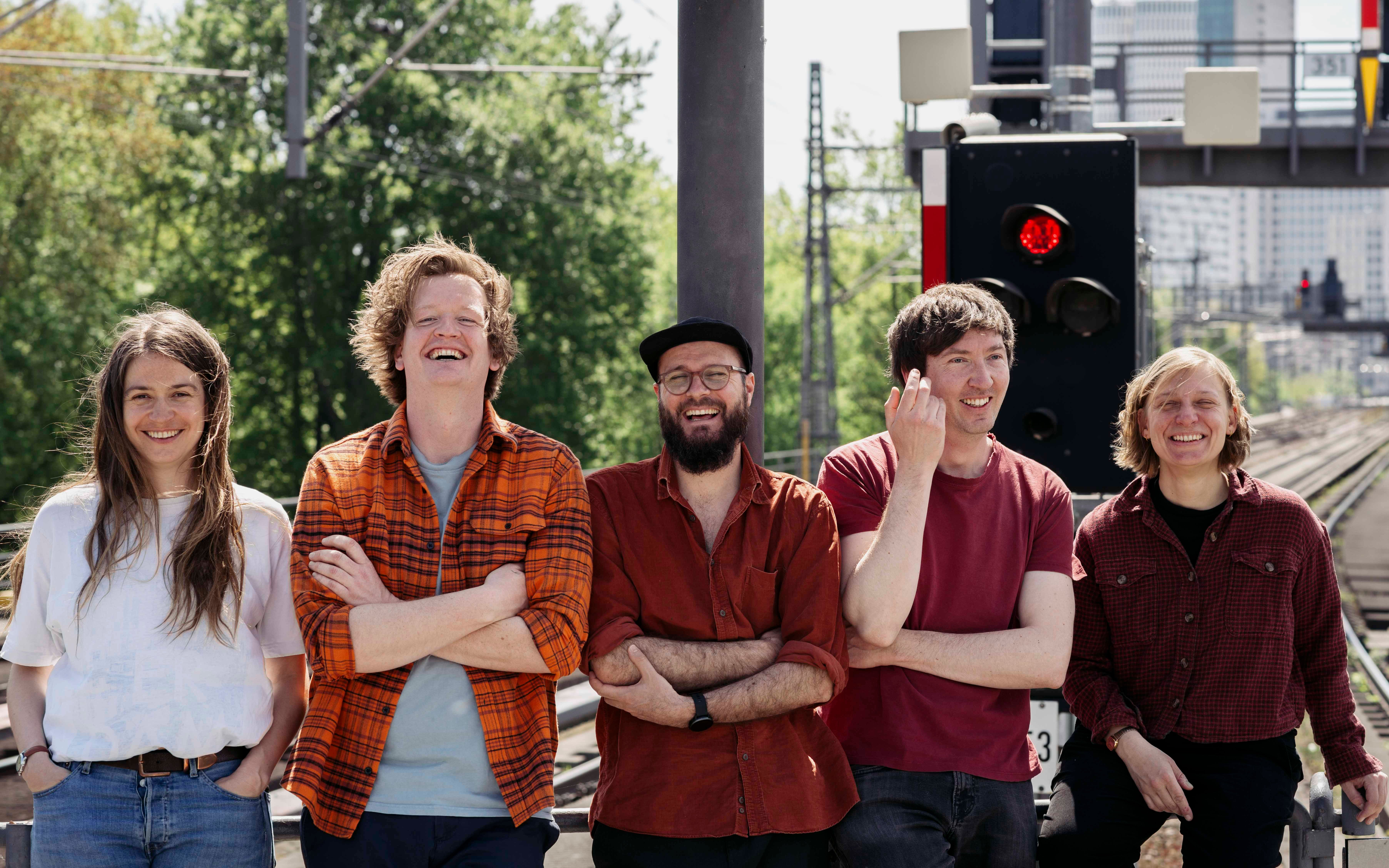 Nichtseattle official photo