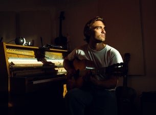 Rhys Lewis, 2025-10-16, Лондон