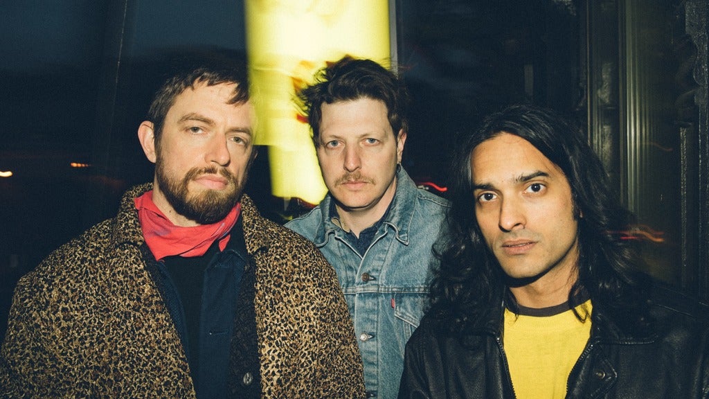 Yeasayer live