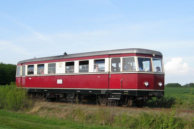 Triebwagenfahrt mit der Museums-Eisenbahn zum Erdbeer Markt (Hin&Rück)