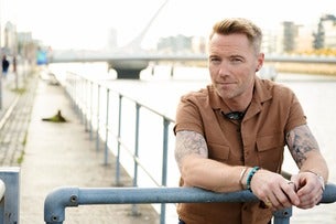 Ronan Keating & Blue - Westonbirt Arboretum - Bus