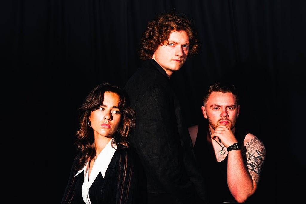 Seb Lowe, support: Kate Couriel