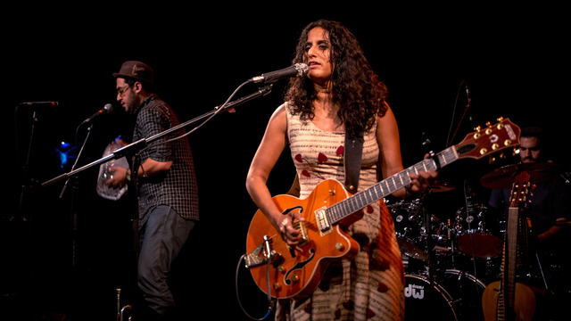 Rupa & the April Fishes