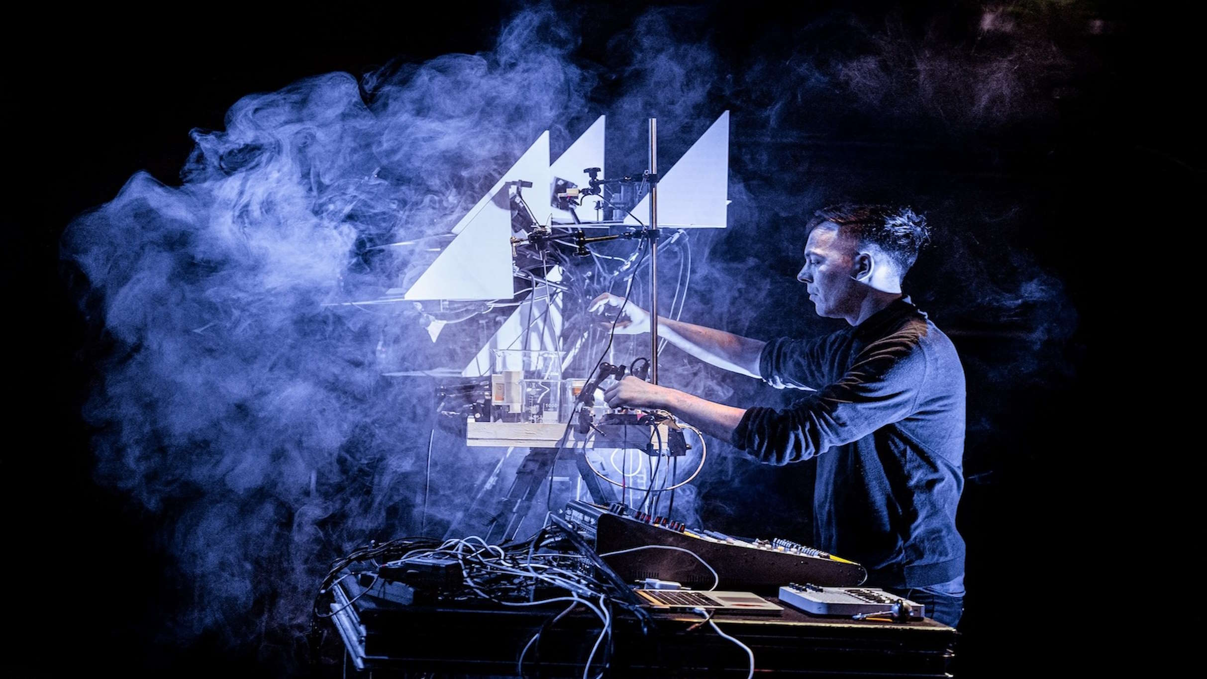 Moritz Simon Geist (DE) – 2025-10-12