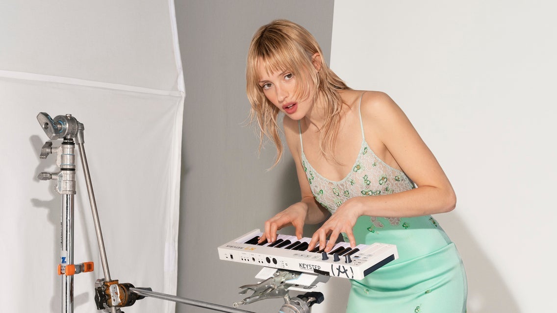 ANGÈLE - INSTINCT TOUR
