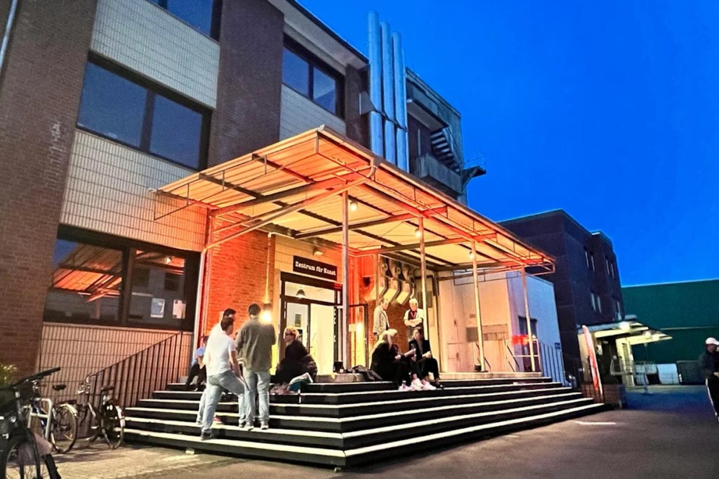 Haus der Republik show poster