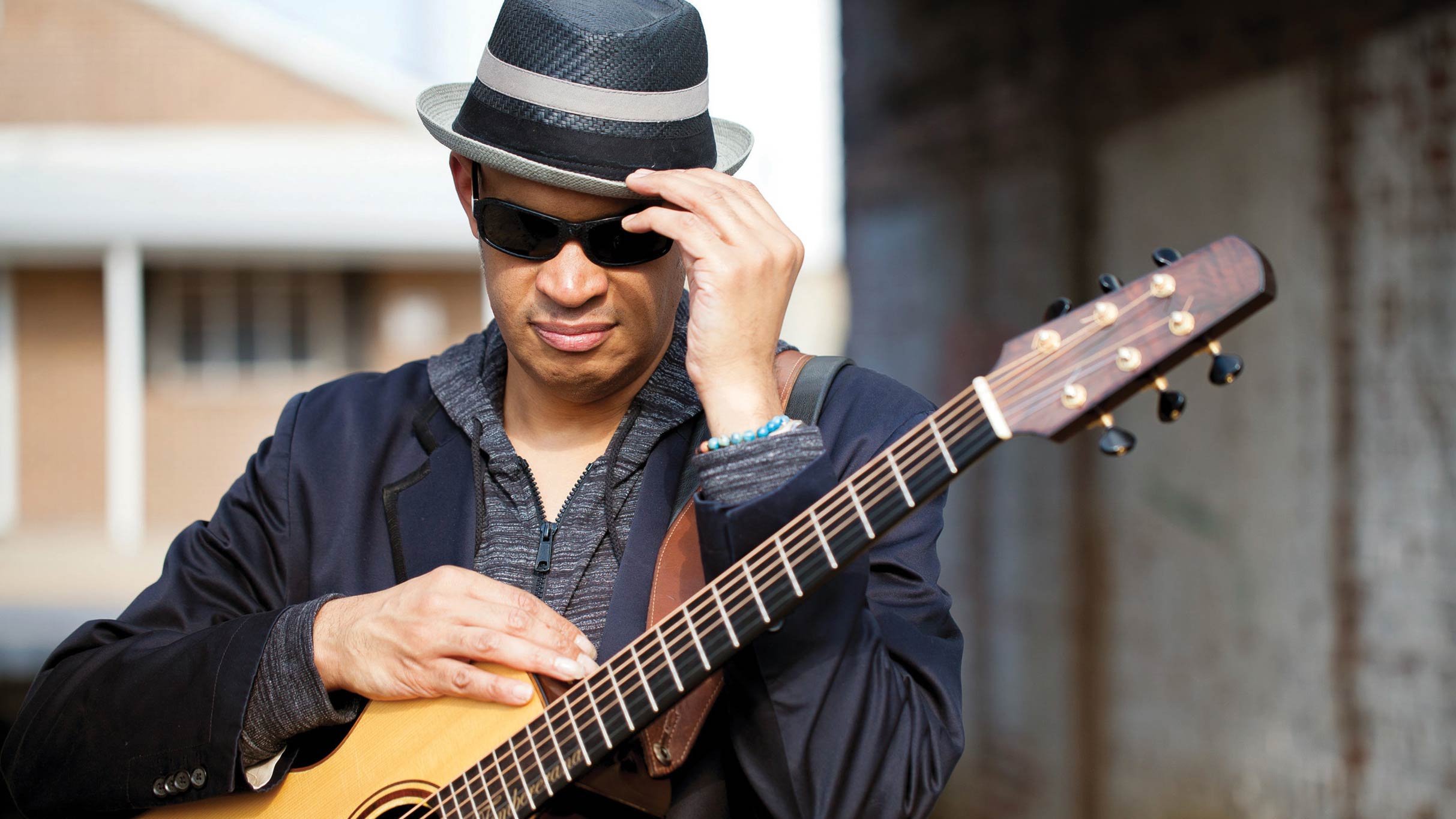 Raul Midon at Jimmy's Jazz and Blues Club