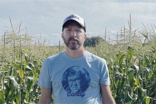 Intimkonsert med Thom Hell