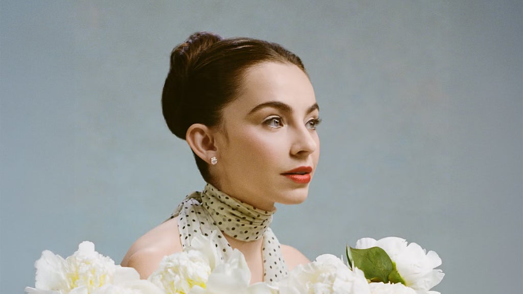 Stella Cole - Holiday Show