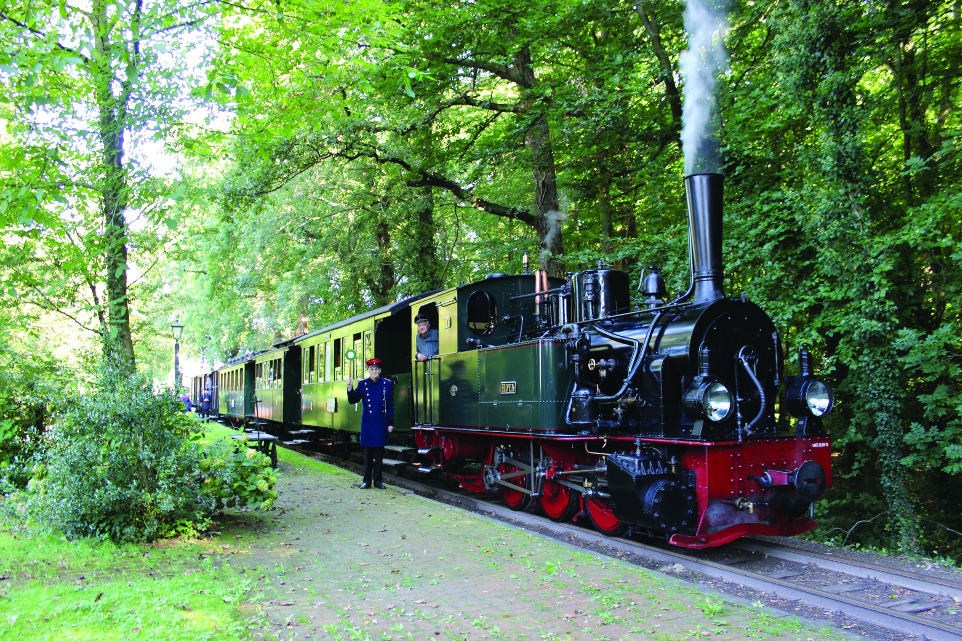 Dampfzugfahrt mit der Museums-Eisenbahn (Hin- und Rückfahrt)