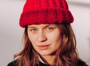 girl in red, 2024-09-03, London