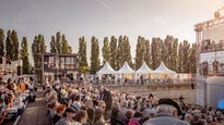 Seebühnen Lounge auf der Landzunge in Deutschland