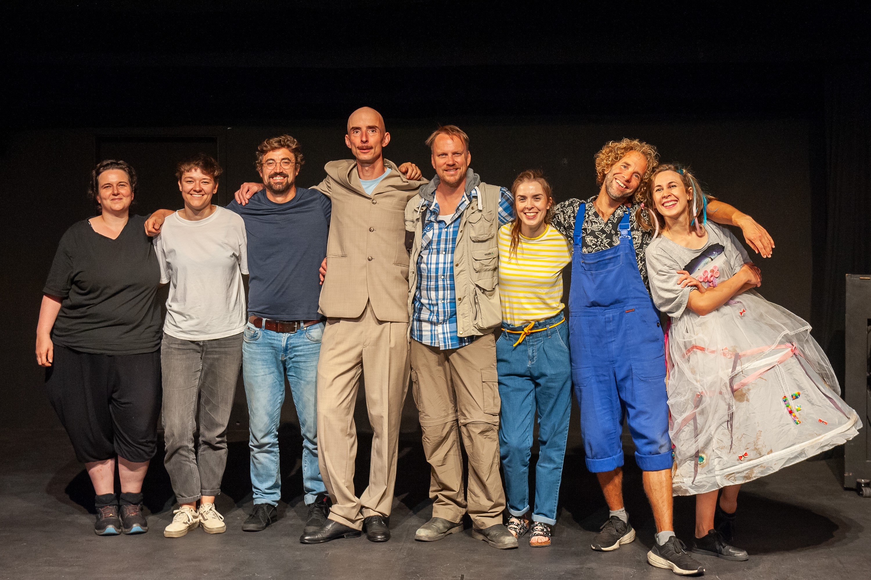 ABGESAGT - Über Menschen show poster