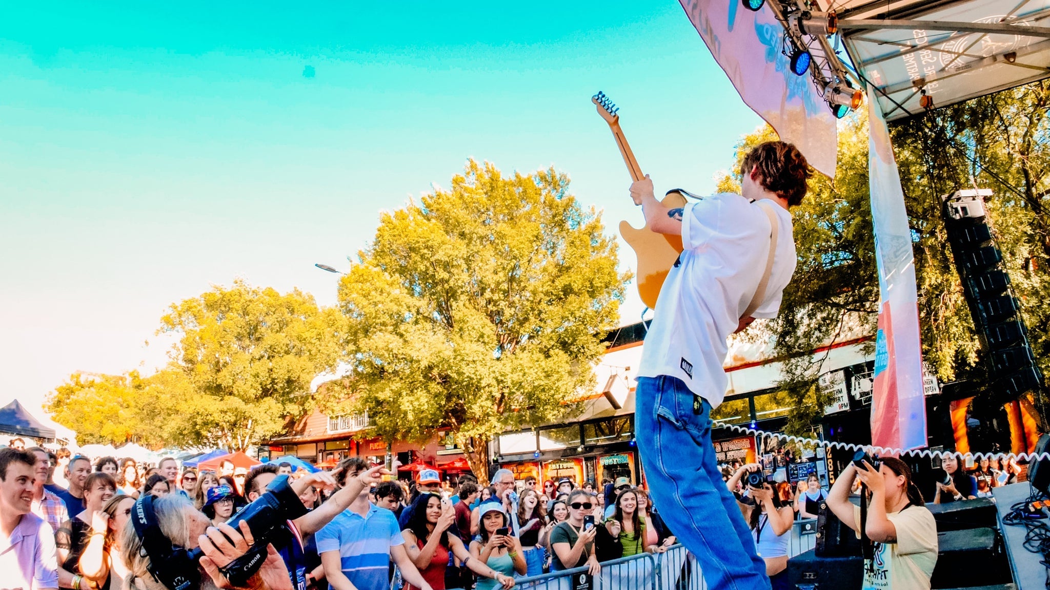 Wim Tapley & The Cannons at Aisle 5