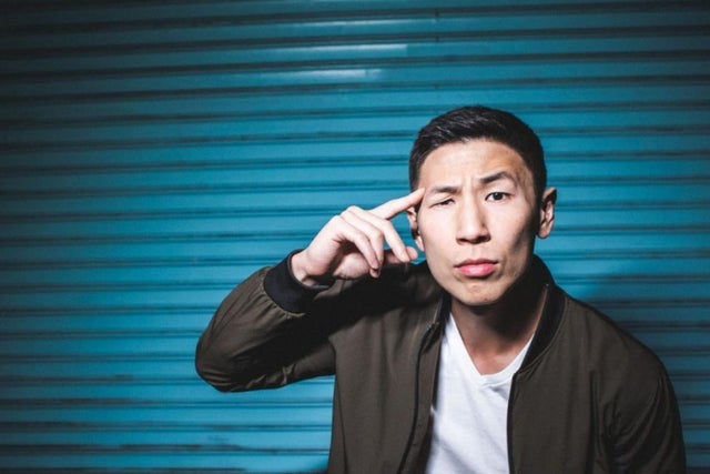 Ticket Reselling Jason Cheny: trying a MANDARIN show with friends