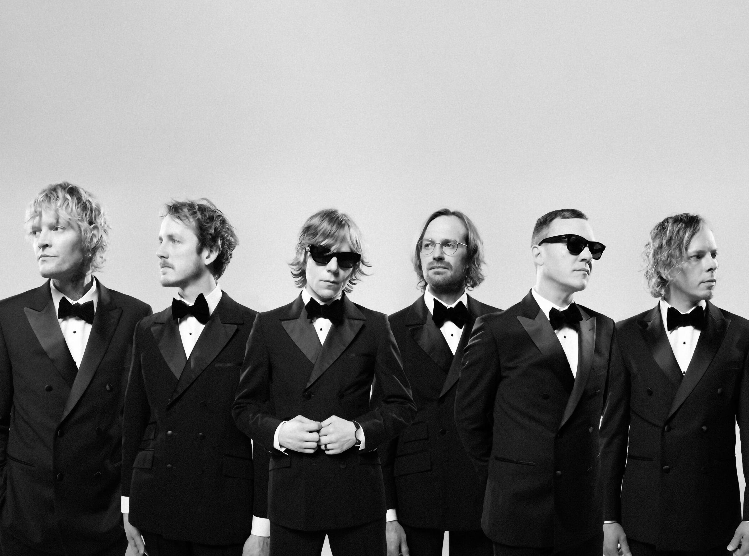 Cage The Elephant: Neon Pill Tour at Pine Knob Music Theatre