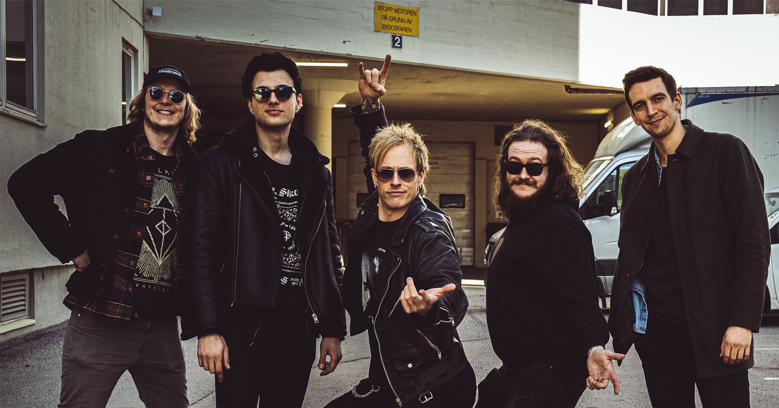 Big Red Fire Truck (AU) + INVASION (NO) på Martins show poster