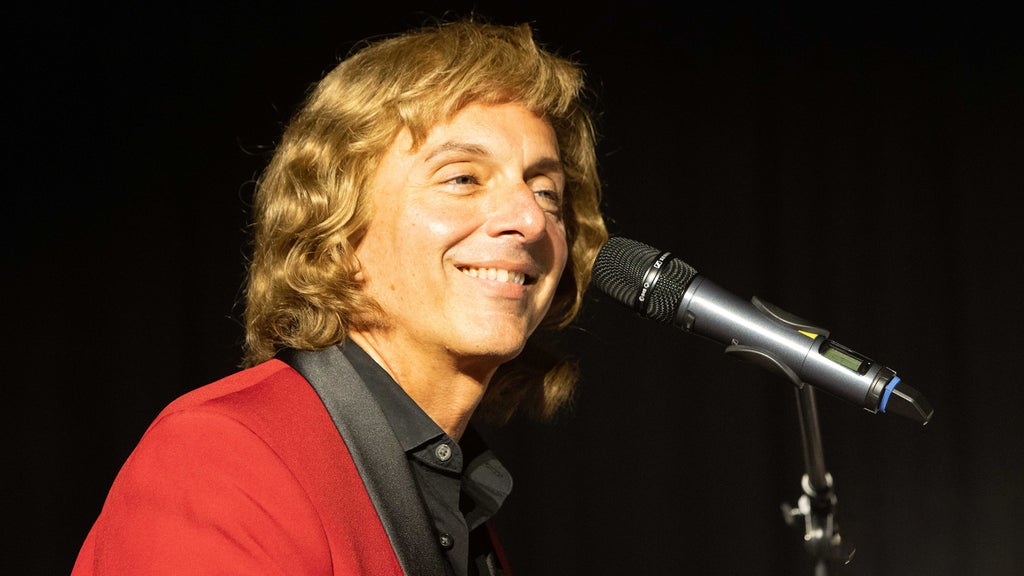 Hotels near DAYBREAK - The Music & Passion of Barry Manilow Events