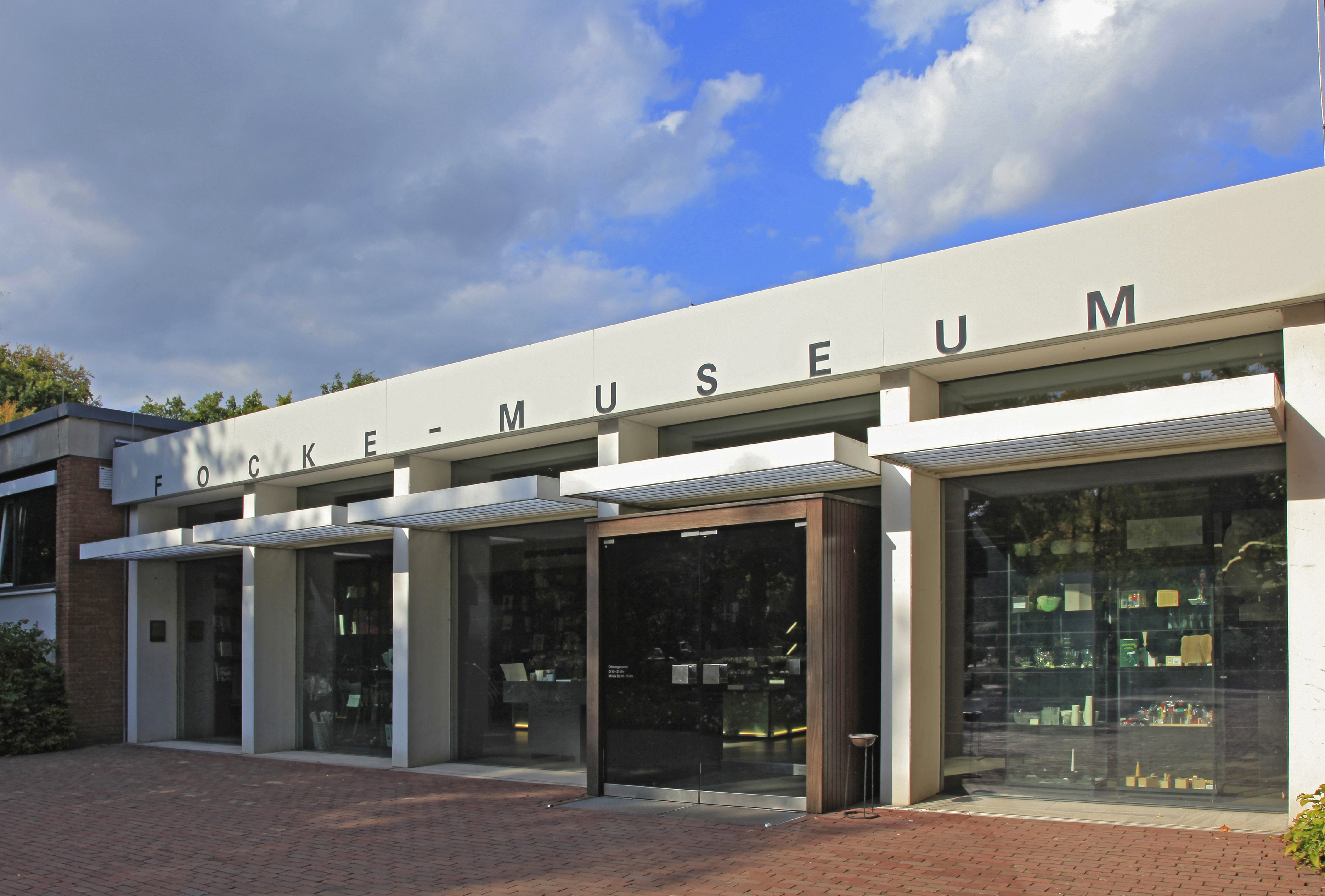 Steinzeitliche Musikinstrumente bauen - Kindersamstag im Focke-Museum in France