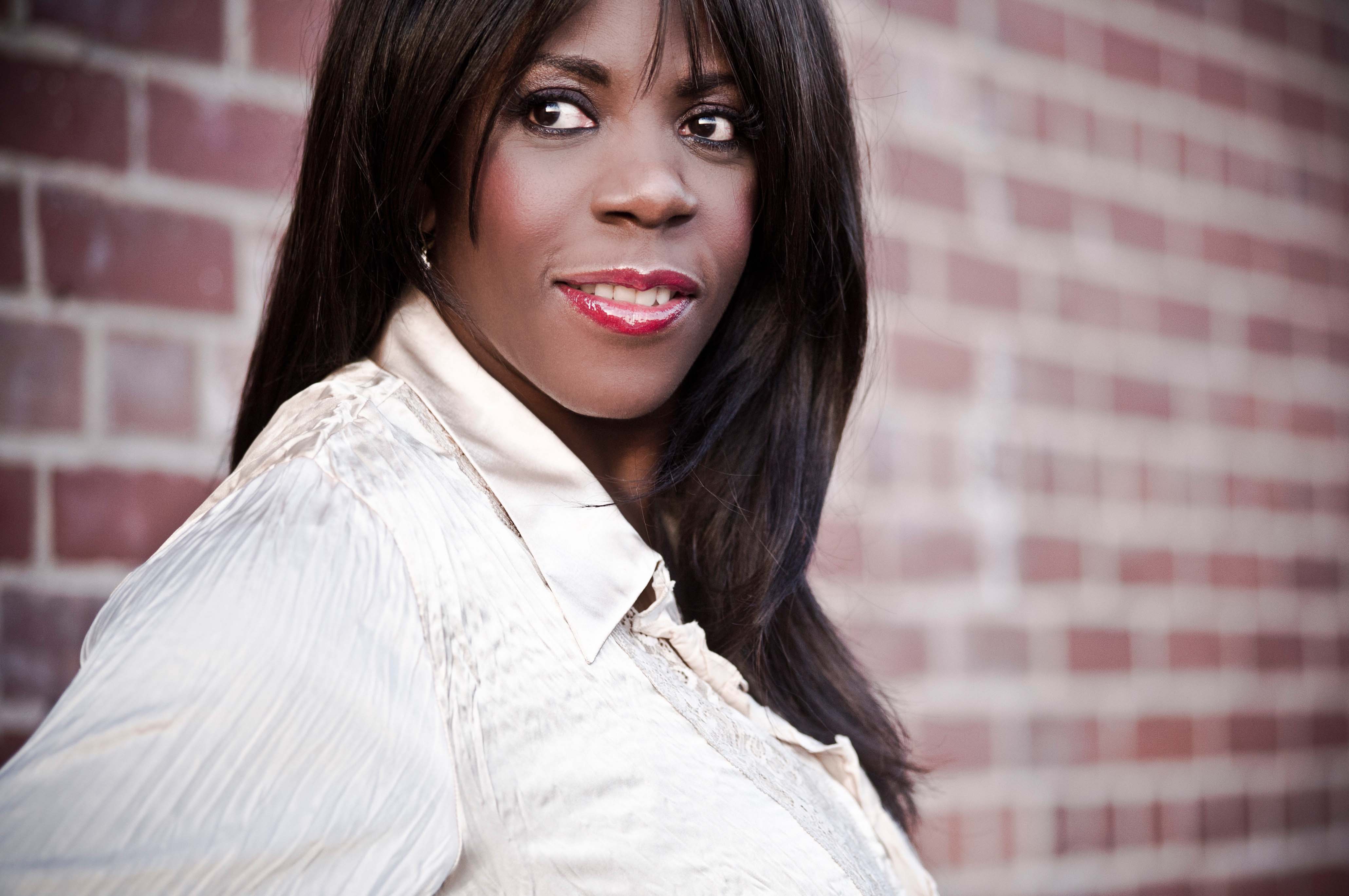 Jaki Graham: Hometown Christmas Show Event Title Pic