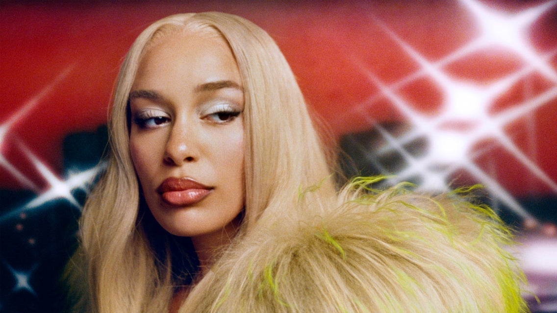 Jorja Smith en concert au Ziggo Dome