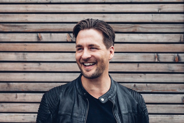 Alexander Klaws presale information on freepresalepasswords.com