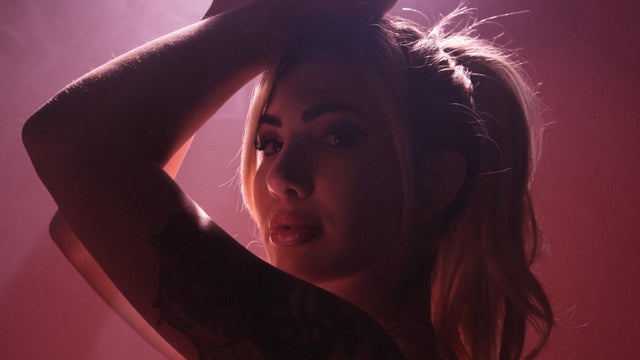 MIMI FOXX