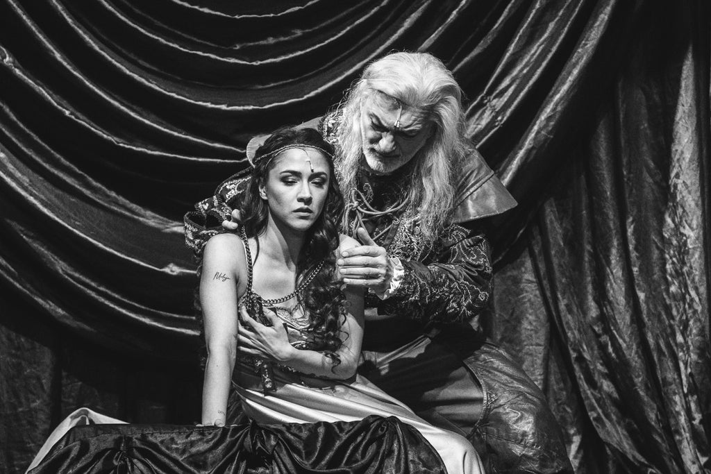 DRACULA 30 let | Fast Track in France