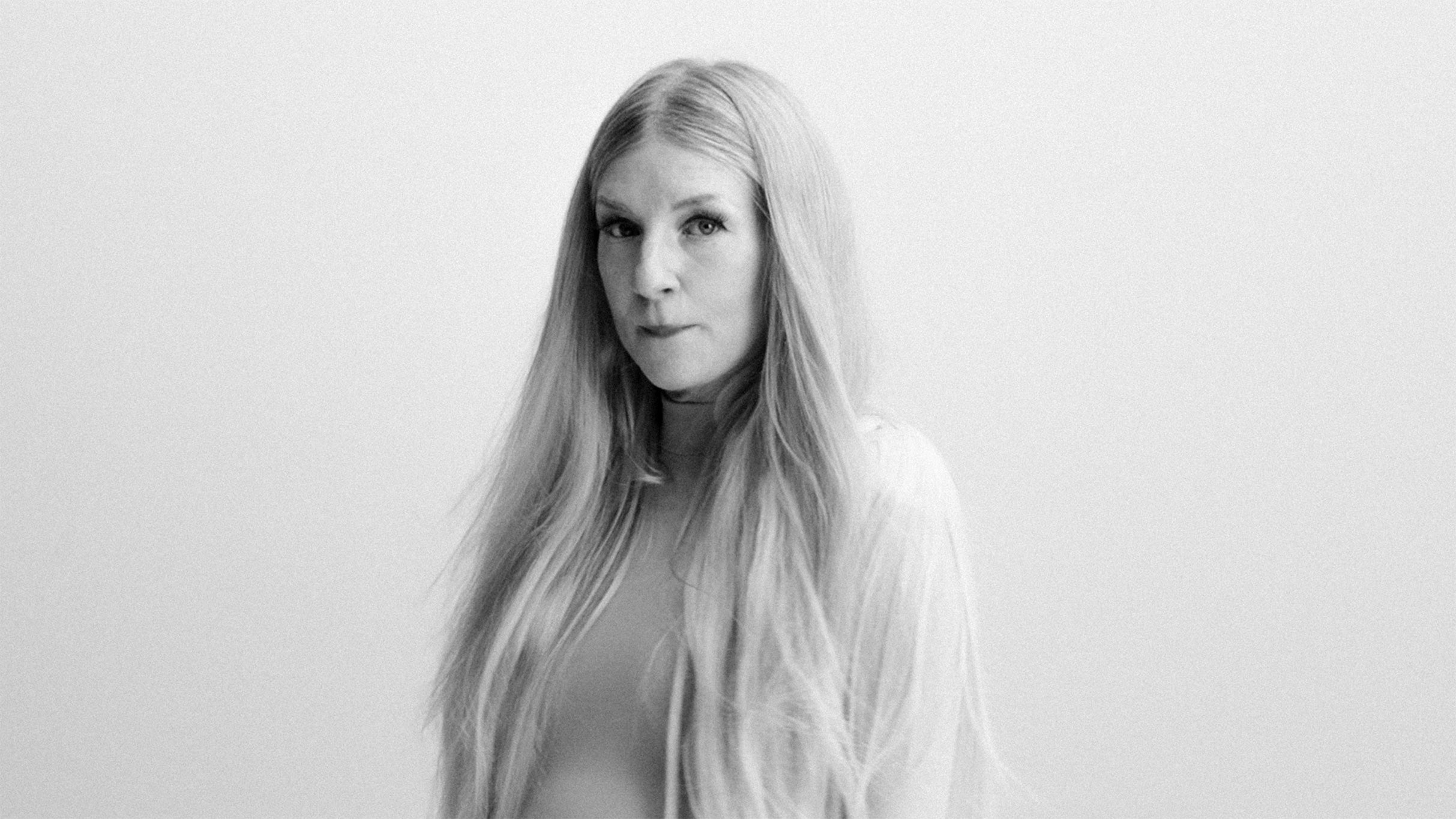ionnalee | iamamiwhoami - BLUE IN CONCERT