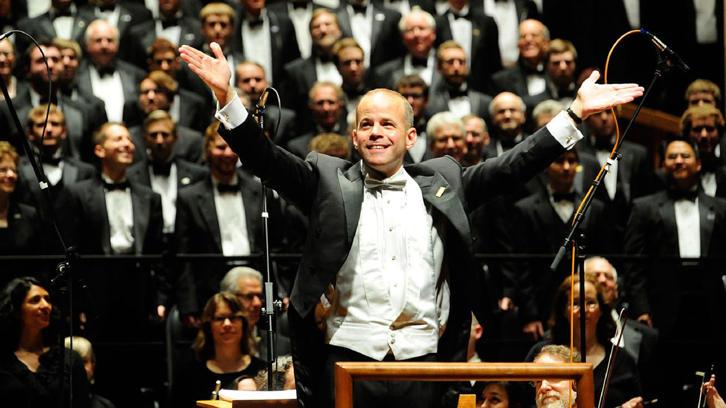 Indpls Symphonic Choir Presents Festival Of Carols at Howard L. Schrott Center for the Arts – Indianapolis, IN