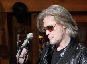 Daryl Hall and the Daryl's House Band with Special Guest Todd Rundgren