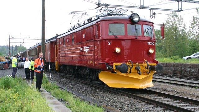 Medlemstur på Østfoldbanen til Kornsjø på Jernbanemuseets stålvogntog, Hamar 05/05/2024