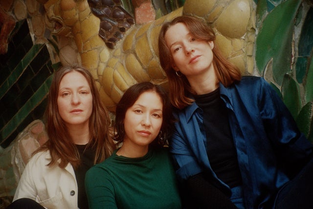 Halvcirkel feat. Meldgaard - Brorsons Kirke