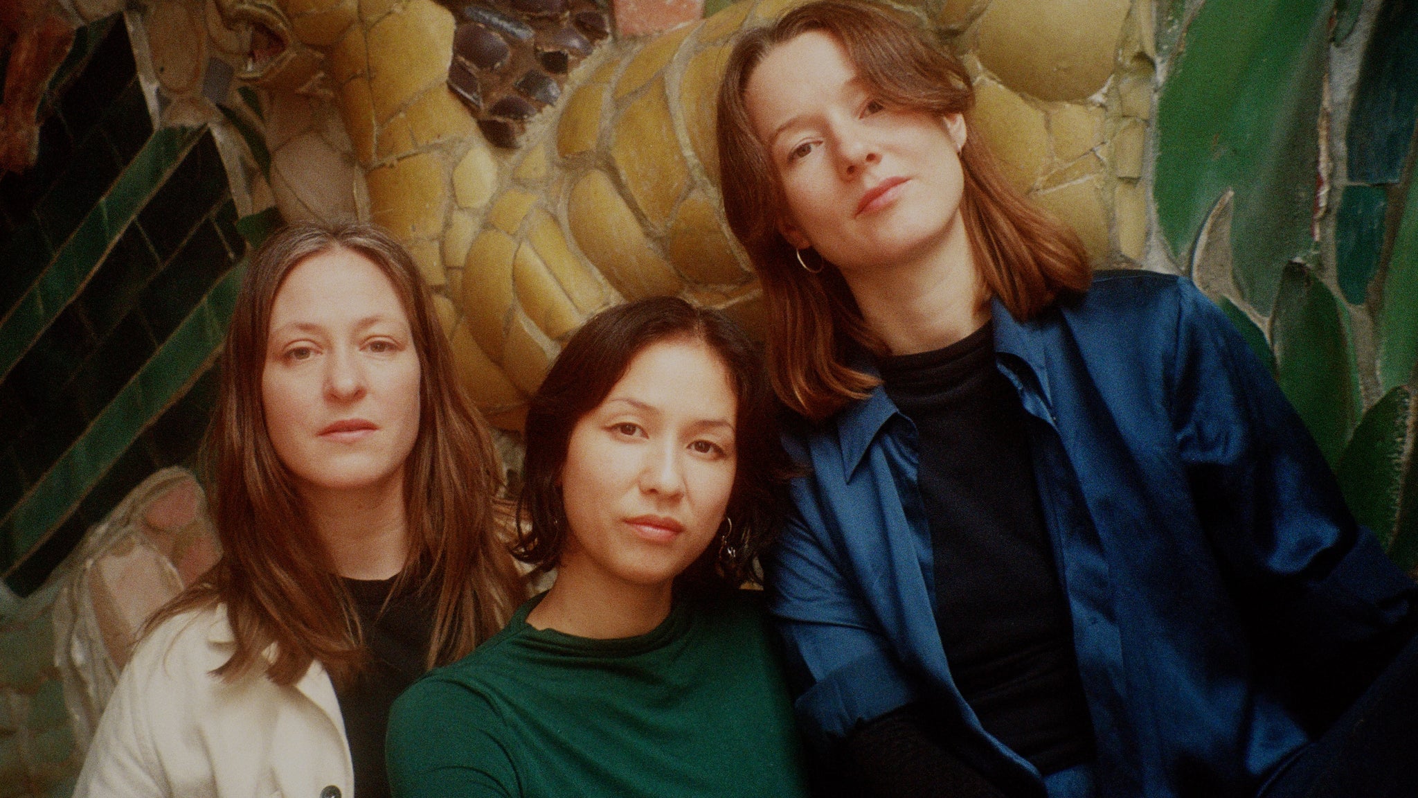 Halvcirkel concerts and tour dates | GlobalGigMap