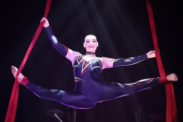 Trierer Weihnachtscircus - EISZEIT - CIRCUS ON ICE - Familientag