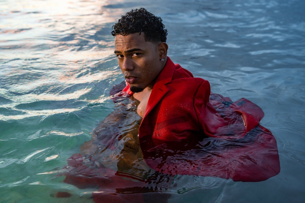 Myke Towers: La Vida Es Una Tour