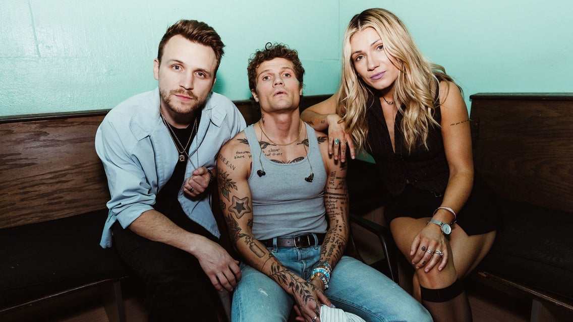 We Three toca en Three Links Deep Ellum de Dallas el miércoles 7 de abril de 2027