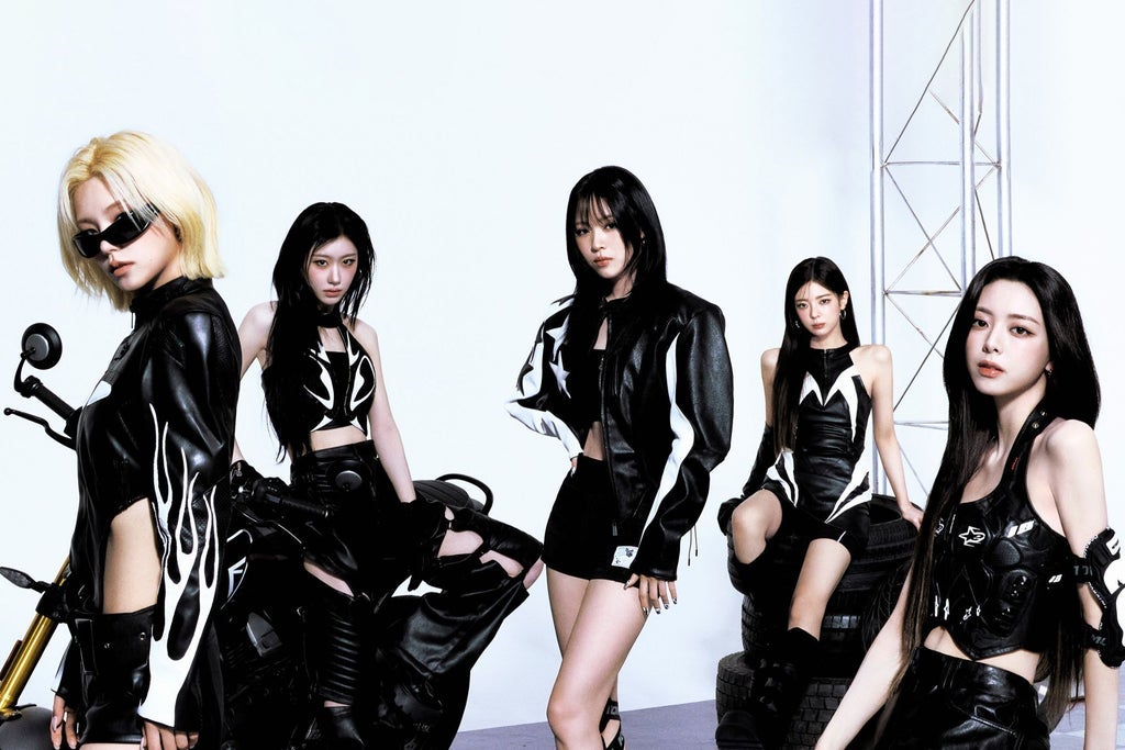 ITZY 3RD WORLD TOUR <TUNNEL VISION> in PARIS at Zénith Paris - La